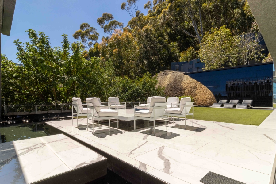 5 Bedroom Property for Sale in Clifton Western Cape